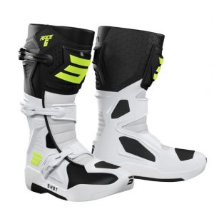 BOTAS SHOT RACE 6 NEGRAS/BLANCAS/FLUOR